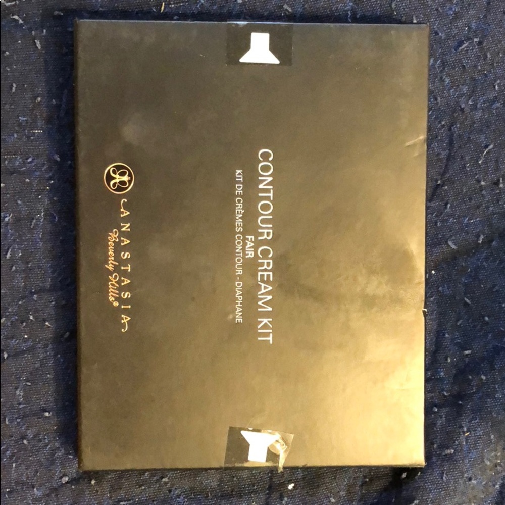 Brand New Anastasia Beverly Hills